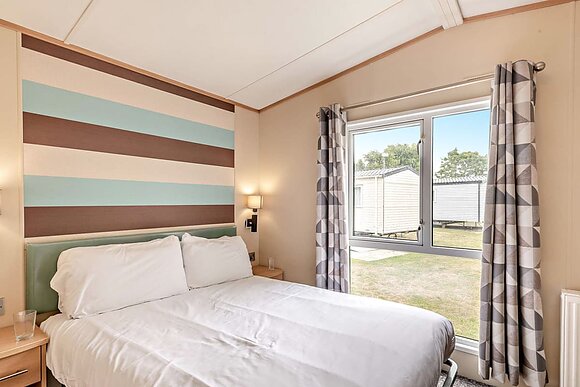 Silver Caravan with ensuite P, Silver Caravan with ensuite - Vauxhall Holiday Park, Great Yarmouth