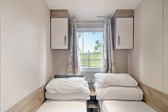 Silver 3 Bedroom Caravan, Sleeps 8, Silver 3 Bedroom Caravan, Sleeps 8 P - Vauxhall Holiday Park, Great Yarmouth