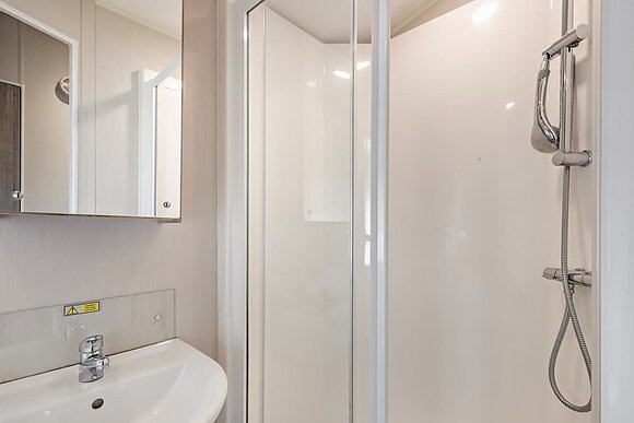 Silver 3 Bedroom Caravan, Sleeps 8 P, Silver 3 Bedroom Caravan, Sleeps 8 - Vauxhall Holiday Park, Great Yarmouth