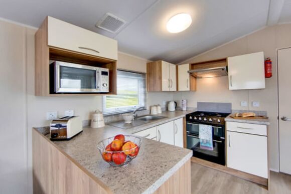 Ivy Caravan 3 - Viewfield Manor Holiday Park, Kilwinning,