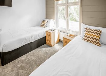 Signature Lodge 2 - Oakdene Forest, St Leonards, Ringwood