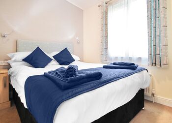 Signature Lodge 3 (Pet) - Oakdene Forest, St Leonards, Ringwood