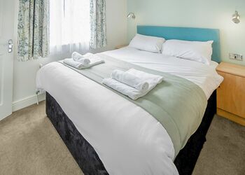 Signature Lodge 3 - Oakdene Forest, St Leonards, Ringwood