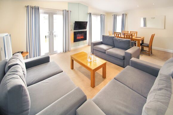 Signature Lodge 3 (Pet) - Oakdene Forest, St Leonards, Ringwood