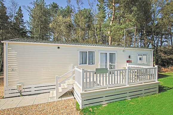 Supreme 2 (Pet) - Oakdene Forest, St Leonards, Ringwood