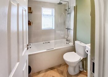 Caledonia Lodge VIP - Loch Ness Highland Resort, Fort Augustus