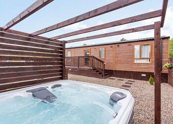 Highlander Holiday Home VIP - Loch Ness Highland Resort, Fort Augustus