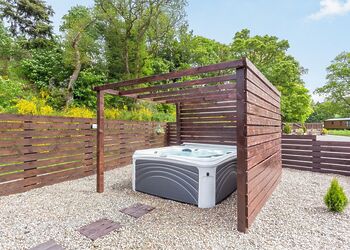 Highlander Holiday Home VIP - Loch Ness Highland Resort, Fort Augustus