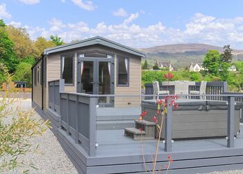 Colorado - Loch Ness Highland Resort, Fort Augustus