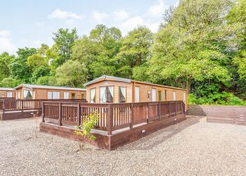 The Ness - Loch Ness Highland Resort, Fort Augustus