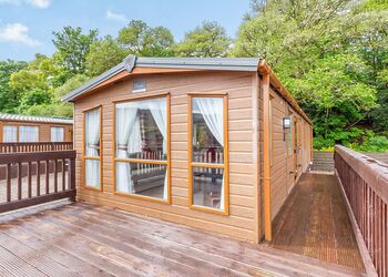 The Ness - Loch Ness Highland Resort, Fort Augustus