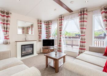 The Ness - Loch Ness Highland Resort, Fort Augustus