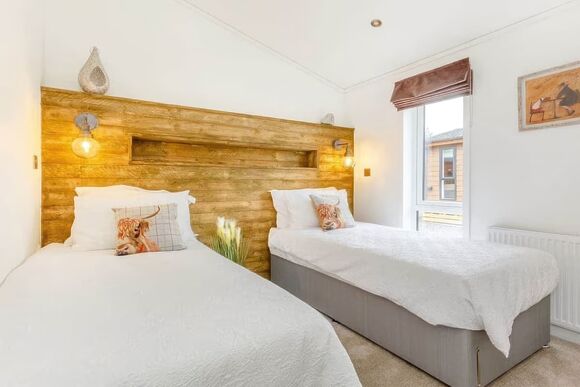 Sanctuary Pathfinder - Loch Ness Highland Resort, Fort Augustus