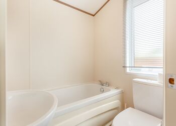 Highlander Holiday Home VIP - Loch Ness Lodge Retreat, Fort Augustus