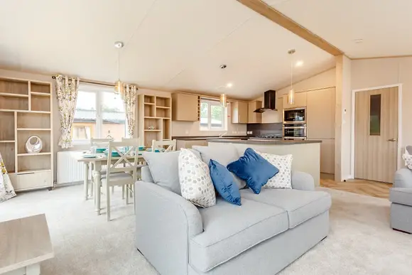 The Bowmore VIP (Atlas Lilac) - Loch Ness Lodge Retreat, Fort Augustus