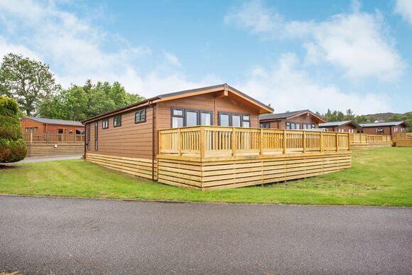 Caledonia Lodge VIP - Loch Ness Lodge Retreat, Fort Augustus