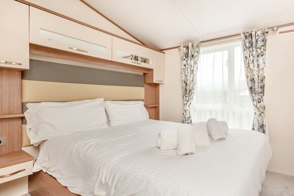 Highlander Holiday Home VIP - Loch Ness Lodge Retreat, Fort Augustus