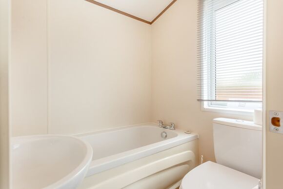 Highlander Holiday Home VIP - Loch Ness Lodge Retreat, Fort Augustus