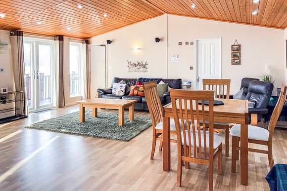 Moorings Centre Lodge VIP - Loch Ness Highland Lodges, Invermoriston