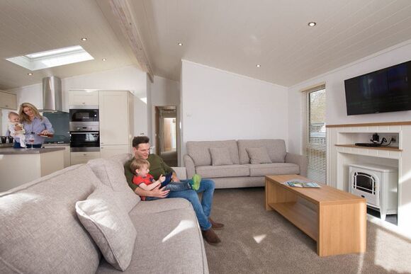 Chesil 3 Bed Lodge - Warmwell, Near Weymouth