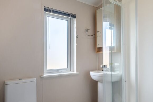 Deluxe 2, Slps 4, parking, ensuite, decking P, Deluxe Lodge with parking, ensuite & decking - Warmwell, Near Weymouth