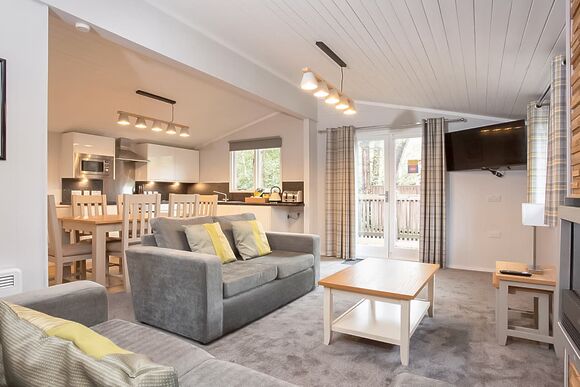 Deluxe 2 Lodge with parking, ensuite & decking P, Deluxe 2 Lodge with parking, ensuite & decking - Warmwell, Near Weymouth