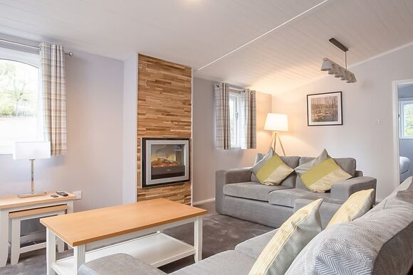 Deluxe 2 Lodge with parking, ensuite & decking P, Deluxe 2 Lodge with parking, ensuite & decking - Warmwell, Near Weymouth