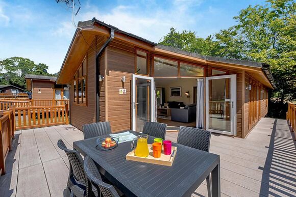 Deluxe 3 Lodge with parking, ensuite & decking, Deluxe 3, Slps 6, parking, ensuite, decking P - Warmwell, Near Weymouth