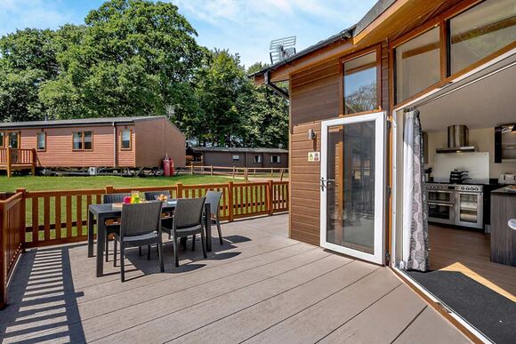 Deluxe 3, Slps 6, parking, ensuite, decking P, Deluxe 3 Lodge with parking, ensuite & decking - Warmwell, Near Weymouth
