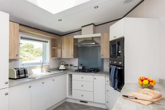 Deluxe 4, Slps 8, parking, ensuite, decking P, Deluxe 4 Lodge with parking, ensuite & decking - Warmwell, Near Weymouth