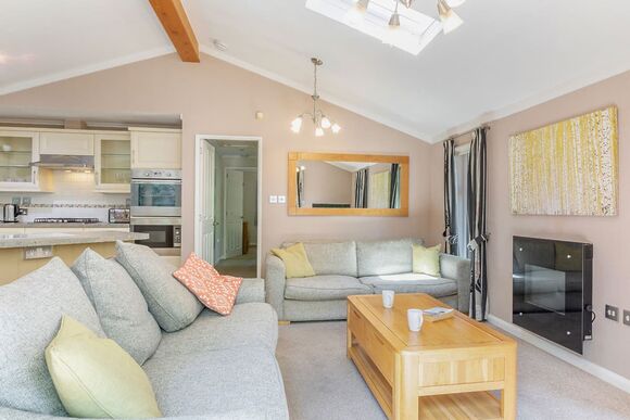 Superior 2, Slps 4, parking, ensuite, decking, LV P, Superior Lodge with parking, ensuite, decking & lake view - Warmwell, Near Weymouth