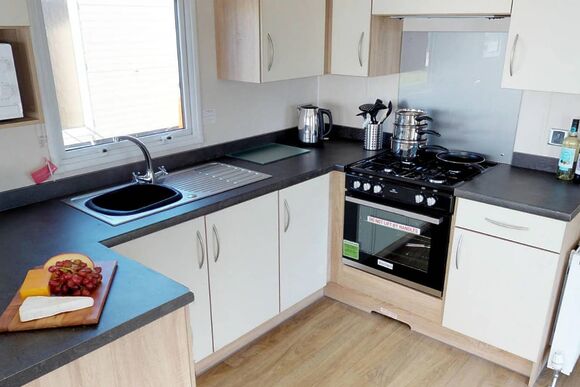 Gold  2 Pet Friendly Caravan with Decking - Waterside Holiday Park, Paignton