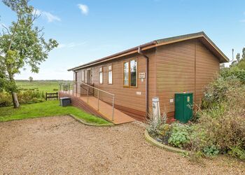 Escape Spa 9 - Waveney River Centre, Burgh St Peter, Beccles