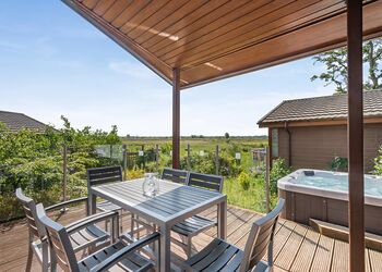 Escape Spa 8 - Waveney River Centre, Burgh St Peter, Beccles