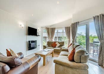 Escape Spa 8 - Waveney River Centre, Burgh St Peter, Beccles