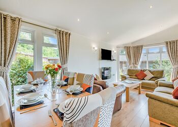 Escape Spa 8 - Waveney River Centre, Burgh St Peter, Beccles