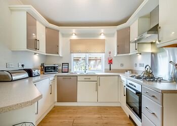 Escape Spa 8 - Waveney River Centre, Burgh St Peter, Beccles