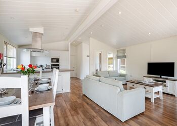 Escape Spa 5 - Waveney River Centre, Burgh St Peter, Beccles