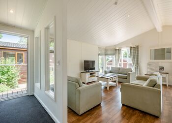 Escape Spa 5 - Waveney River Centre, Burgh St Peter, Beccles