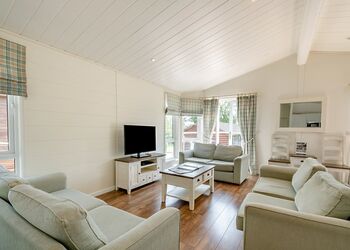 Escape Spa 5 - Waveney River Centre, Burgh St Peter, Beccles