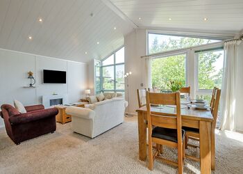 Escape Spa 1 - Waveney River Centre, Burgh St Peter, Beccles