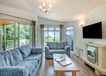 Retreat Spa 2 - Waveney River Centre, Burgh St Peter, Beccles