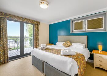 Burgh Staithe Spa - Waveney River Centre, Burgh St Peter, Beccles