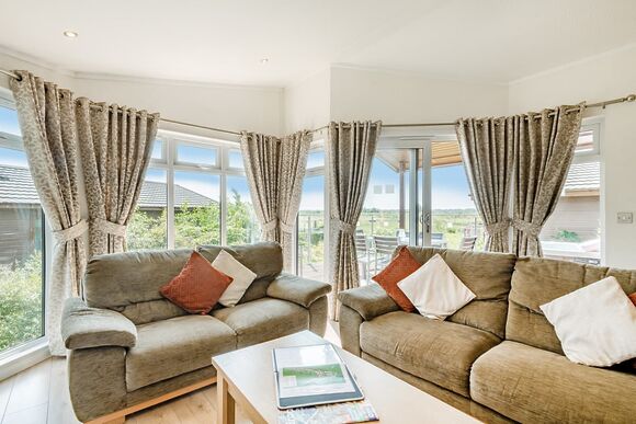 Escape Spa 8 - Waveney River Centre, Burgh St Peter, Beccles