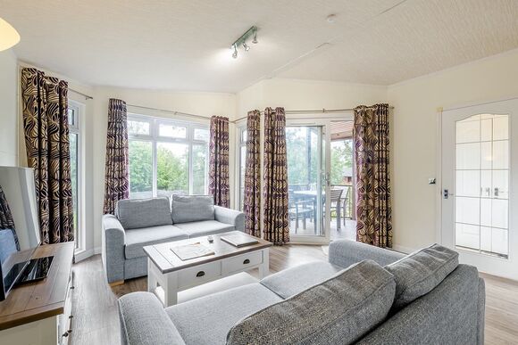 Retreat 2 - Waveney River Centre, Burgh St Peter, Beccles