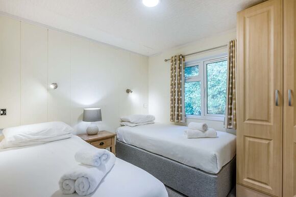 Retreat 2 - Waveney River Centre, Burgh St Peter, Beccles