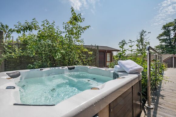 Escape Spa 3 - Waveney River Centre, Burgh St Peter, Beccles