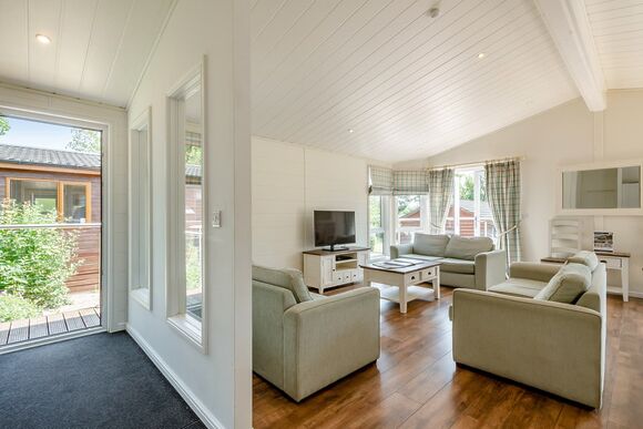 Escape Spa 5 - Waveney River Centre, Burgh St Peter, Beccles