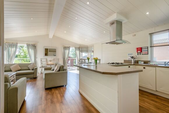 Escape Spa 5 - Waveney River Centre, Burgh St Peter, Beccles