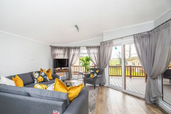 Retreat 6 - Waveney River Centre, Burgh St Peter, Beccles